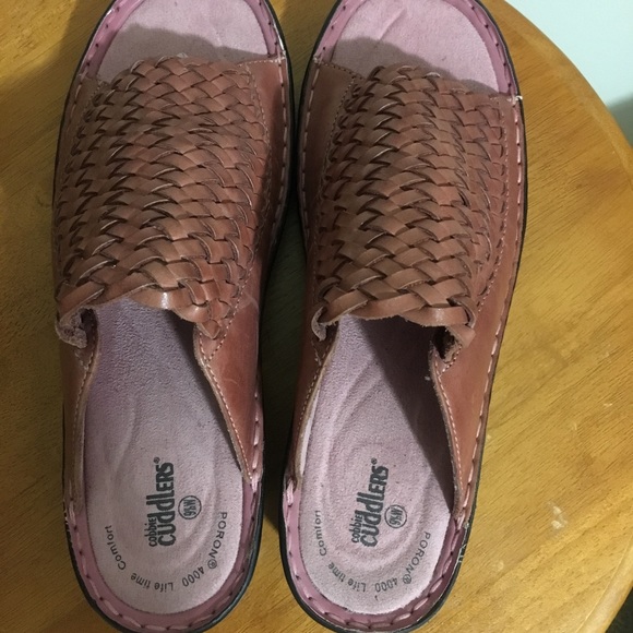 Connie Cuddlers comfort slip on. - Picture 1 of 2